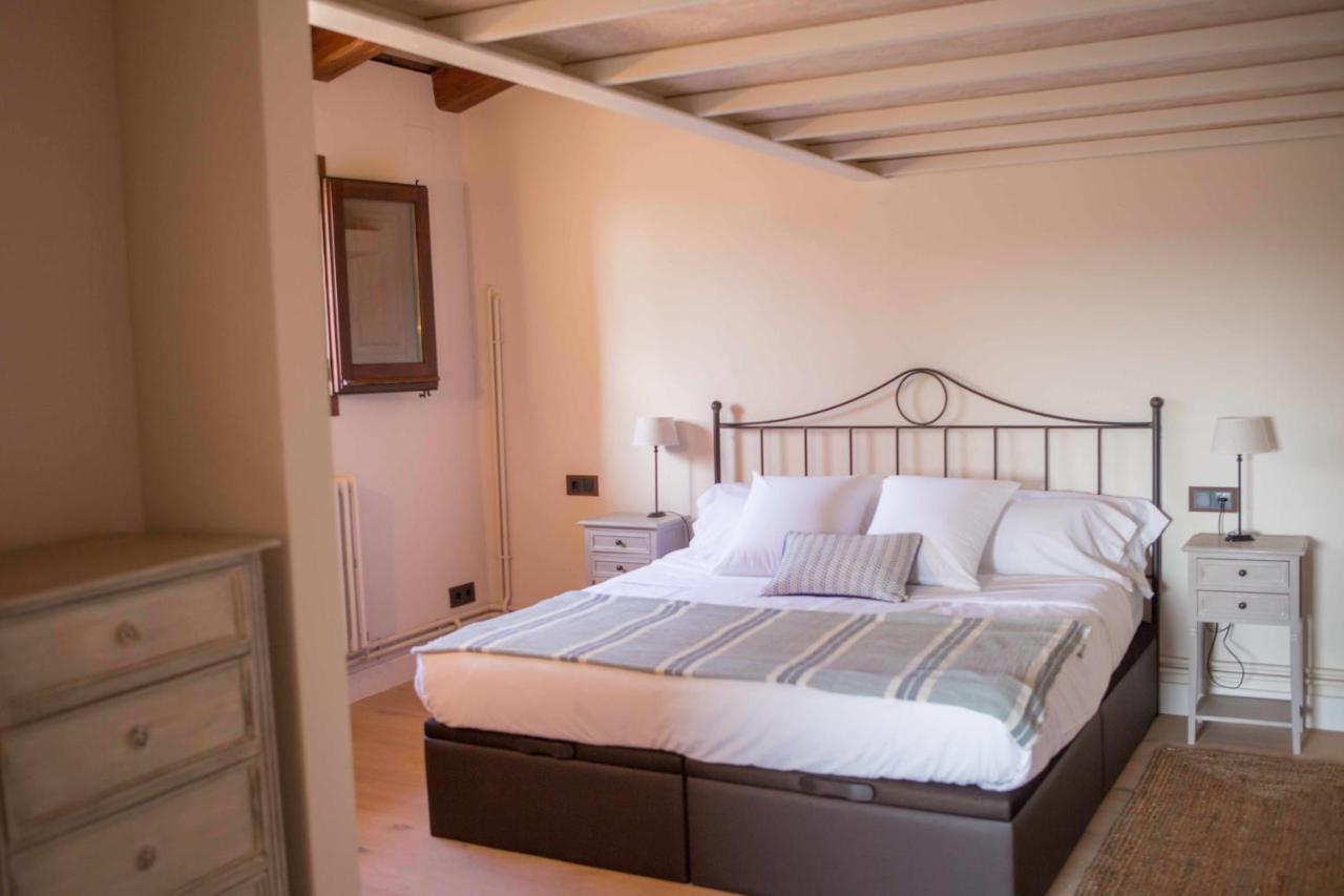 Casa Rural Masia Les Apieres El Pla de Manlleu Zewnętrze zdjęcie